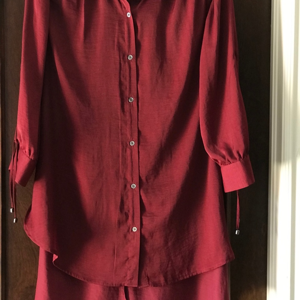 ROMANS DRESSY BURGUNDY BLOUSE - SIZE 16W - BEAUTIFUL!
